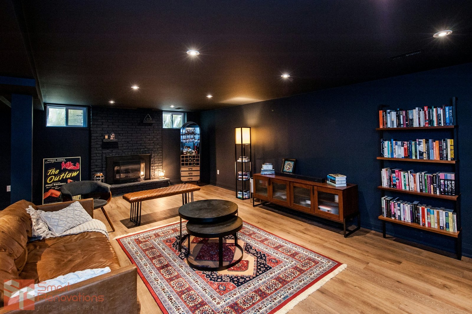 Sous-sol haut de gamme à Laval — cinéma maison et bar
